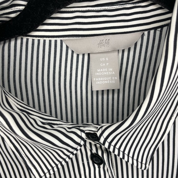 H&M black and white striped button down NWOT  (S) - Picture 2 of 3